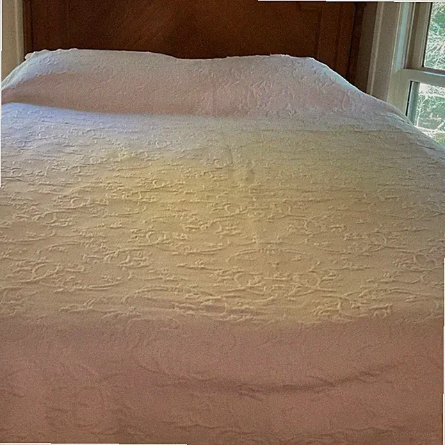ABC Matelassé Spread Cotton White Scalloped Edge 83x100