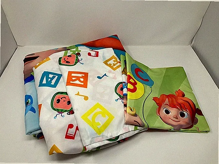 CoCoMelon ABC Alphabet 4 pc Toddler Bed Set Comforter Sheets Pillow Case