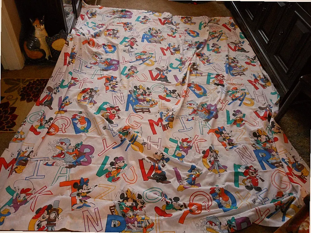 MICKEY MOUSE AND FRIENDS ALPHABET FLAT SHEET AND PILLOWCASE, FULL SIZE